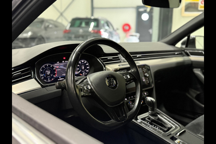 Volkswagen Passat Variant 1.4 TSI ACT 150 PK R-Line | Trekhaak |NAP| Virtual Cockpit | ACC | Leder/Alcantara | Stoelverw. |