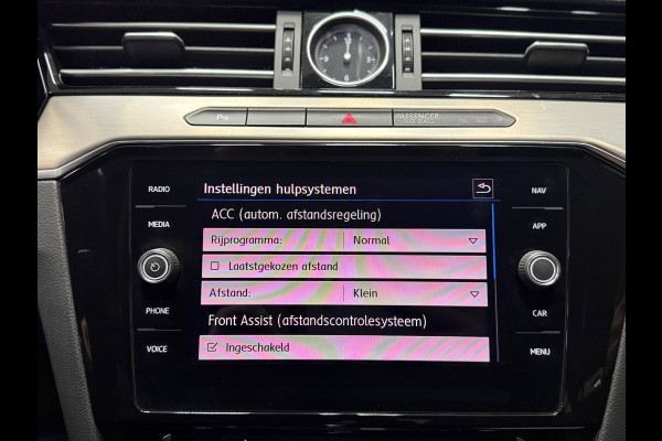 Volkswagen Passat Variant 1.4 TSI ACT 150 PK R-Line | Trekhaak |NAP| Virtual Cockpit | ACC | Leder/Alcantara | Stoelverw. |