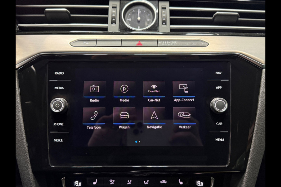 Volkswagen Passat Variant 1.4 TSI ACT 150 PK R-Line | Trekhaak |NAP| Virtual Cockpit | ACC | Leder/Alcantara | Stoelverw. |