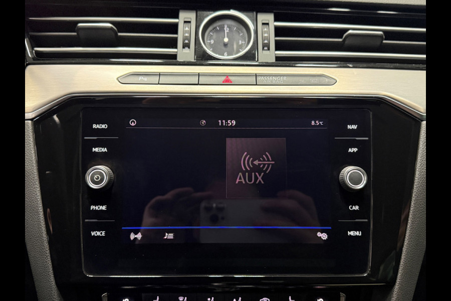 Volkswagen Passat Variant 1.4 TSI ACT 150 PK R-Line | Trekhaak |NAP| Virtual Cockpit | ACC | Leder/Alcantara | Stoelverw. |