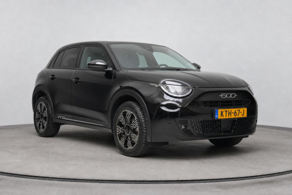 Fiat 600 1.2 Hybrid Urban | Achteruitrijcamera | Carplay | Climate control | Cruise control | Parkeersensoren | All-seasonbanden
