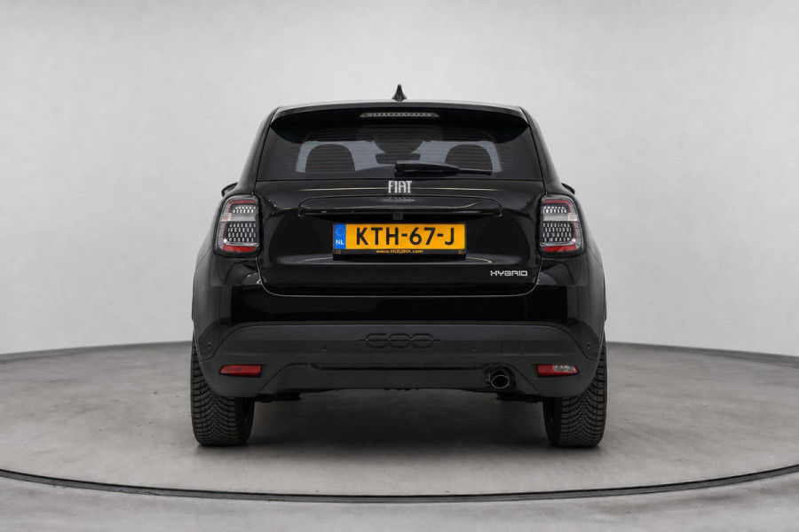 Fiat 600 1.2 Hybrid Urban | Achteruitrijcamera | Carplay | Climate control | Cruise control | Parkeersensoren | All-seasonbanden