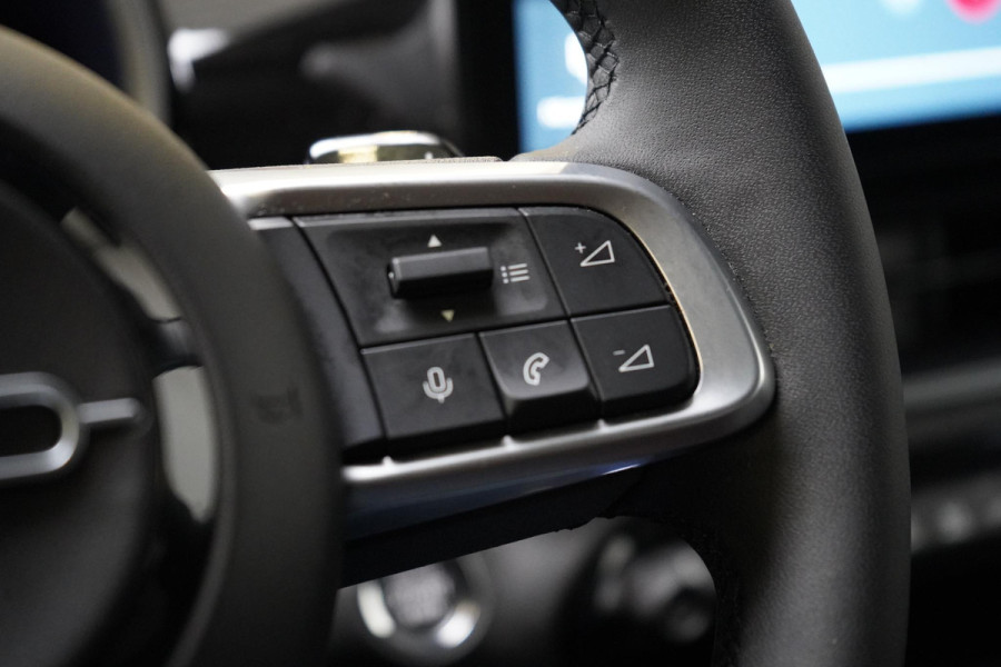 Fiat 600 1.2 Hybrid Urban | Achteruitrijcamera | Carplay | Climate control | Cruise control | Parkeersensoren | All-seasonbanden