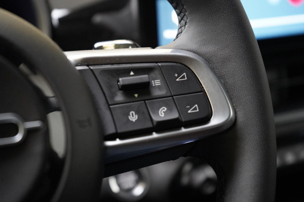 Fiat 600 1.2 Hybrid Urban | Achteruitrijcamera | Carplay | Climate control | Cruise control | Parkeersensoren | All-seasonbanden