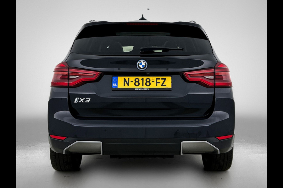 BMW iX3 Executive 80 kWh SOH 98% / Shadow Line / Panoramadak / Leder / Stoelverwarming / Pdc.+Camera / Navigatie / Apk 10-2027