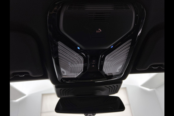 BMW iX3 Executive 80 kWh SOH 98% / Shadow Line / Panoramadak / Leder / Stoelverwarming / Pdc.+Camera / Navigatie / Apk 10-2027