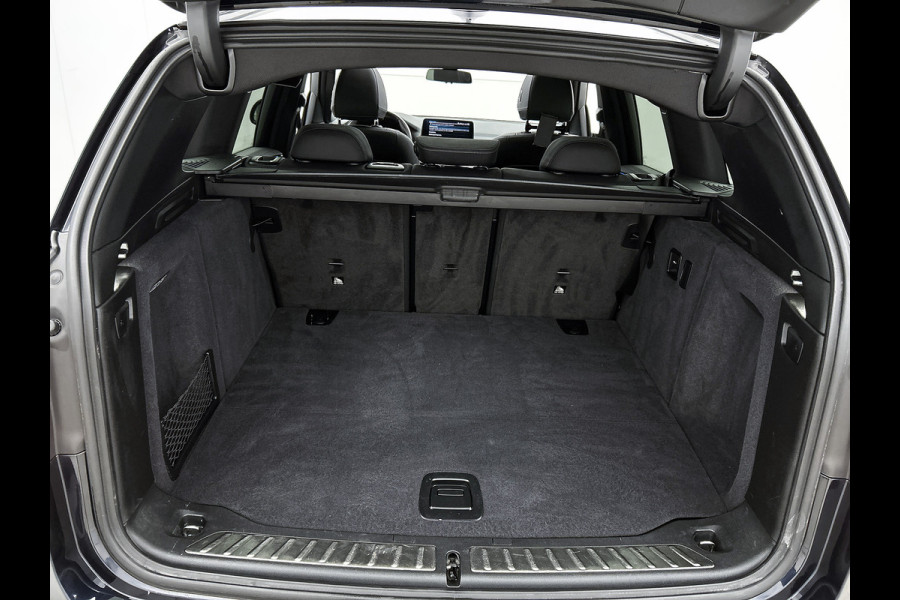 BMW iX3 Executive 80 kWh SOH 98% / Shadow Line / Panoramadak / Leder / Stoelverwarming / Pdc.+Camera / Navigatie / Apk 10-2027