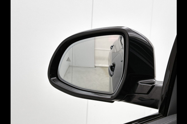 BMW iX3 Executive 80 kWh SOH 98% / Shadow Line / Panoramadak / Leder / Stoelverwarming / Pdc.+Camera / Navigatie / Apk 10-2027