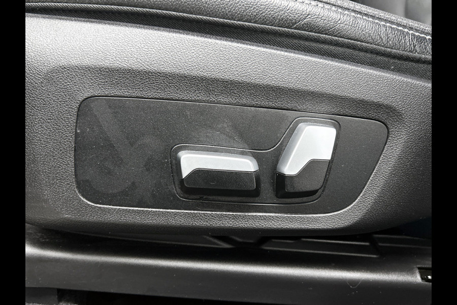 BMW iX3 Executive 80 kWh SOH 98% / Shadow Line / Panoramadak / Leder / Stoelverwarming / Pdc.+Camera / Navigatie / Apk 10-2027