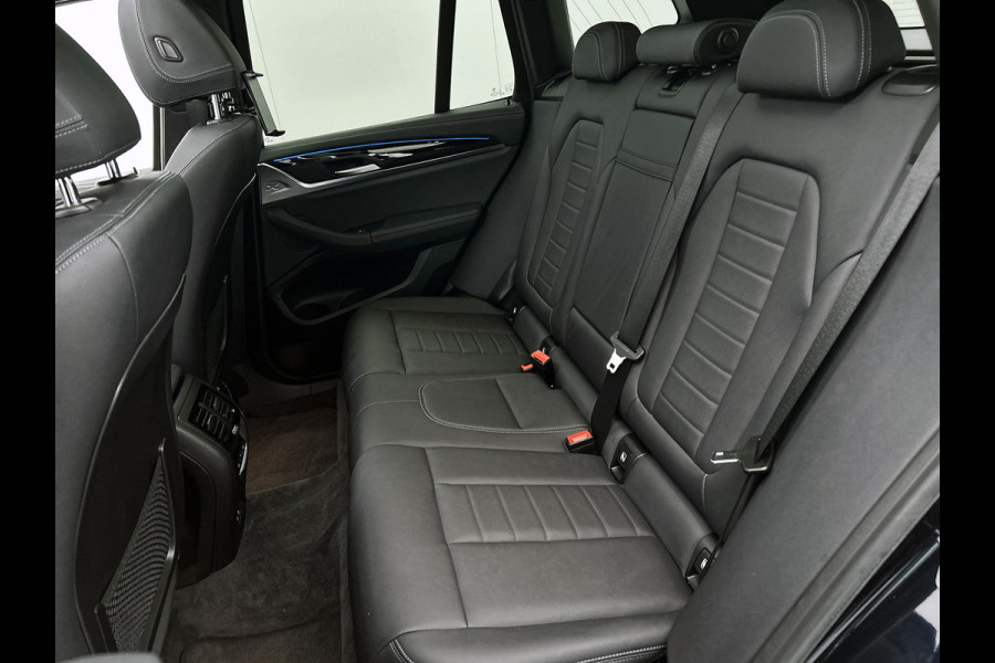 BMW iX3 Executive 80 kWh SOH 98% / Shadow Line / Panoramadak / Leder / Stoelverwarming / Pdc.+Camera / Navigatie / Apk 10-2027