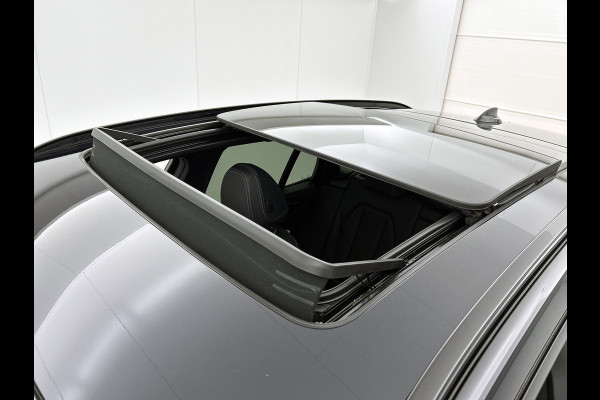 BMW iX3 Executive 80 kWh SOH 98% / Shadow Line / Panoramadak / Leder / Stoelverwarming / Pdc.+Camera / Navigatie / Apk 10-2027