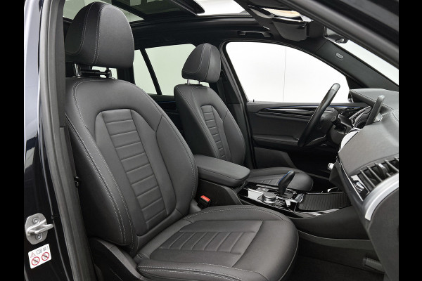 BMW iX3 Executive 80 kWh SOH 98% / Shadow Line / Panoramadak / Leder / Stoelverwarming / Pdc.+Camera / Navigatie / Apk 10-2027