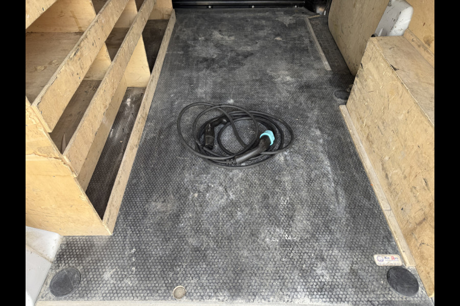 Opel Vivaro-e 75kWh 136PK L2 330km WLTP Snelladen Imperiaal Climate Control Cruise Control Imperiaal Carplay Navigatie Parkeersensoren