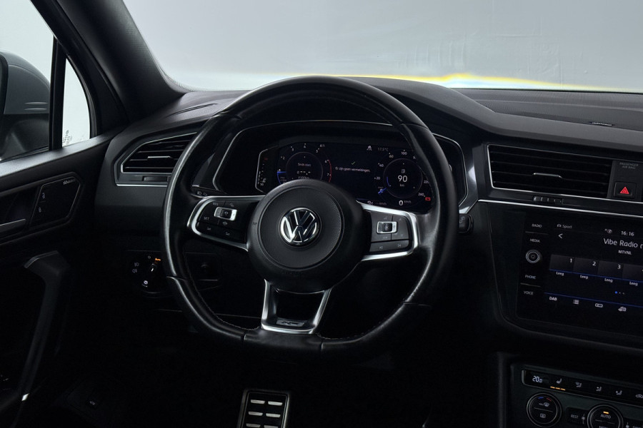 Volkswagen Tiguan Allspace 1.5 TSI Highline Business R-Line (PANORAMADAK, DYNAUDIO, DIGITALE COCKPIT, MEMORY SEATS, CAMERA)