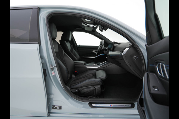 BMW 3-serie 320e M-Sportpack (Plug-in) (INCL.BTW) *LEATHER-MICROFIBRE | FULL-LED | SPORTSEATS | WIDESCREEN-DIGI-COCKPIT | AMBIENT-LIGHT | DAB+ | PRIVACY-GLASS | NAVI-FULLMAP | ECC | PDC | 18''ALU*