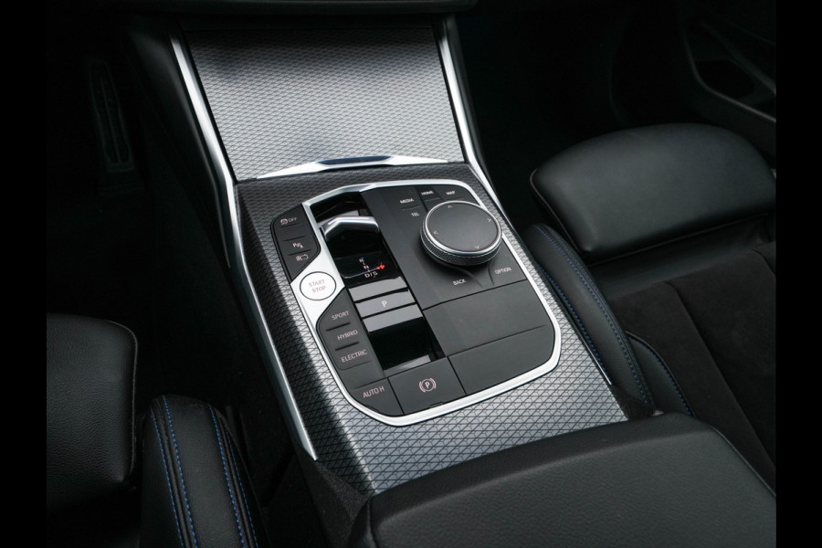 BMW 3-serie 320e M-Sportpack (Plug-in) (INCL.BTW) *LEATHER-MICROFIBRE | FULL-LED | SPORTSEATS | WIDESCREEN-DIGI-COCKPIT | AMBIENT-LIGHT | DAB+ | PRIVACY-GLASS | NAVI-FULLMAP | ECC | PDC | 18''ALU*