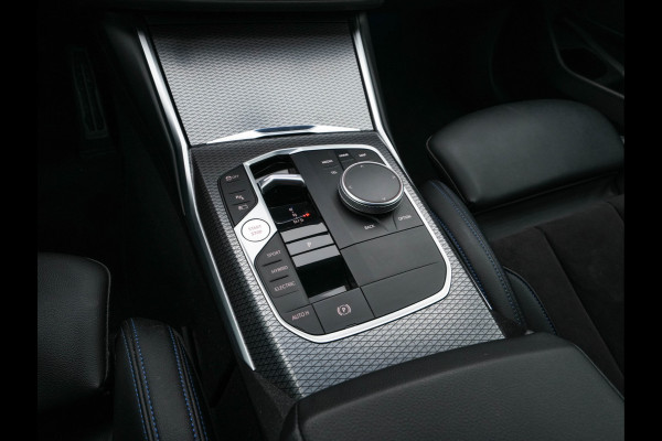 BMW 3-serie 320e M-Sportpack (Plug-in) (INCL.BTW) *LEATHER-MICROFIBRE | FULL-LED | SPORTSEATS | WIDESCREEN-DIGI-COCKPIT | AMBIENT-LIGHT | DAB+ | PRIVACY-GLASS | NAVI-FULLMAP | ECC | PDC | 18''ALU*