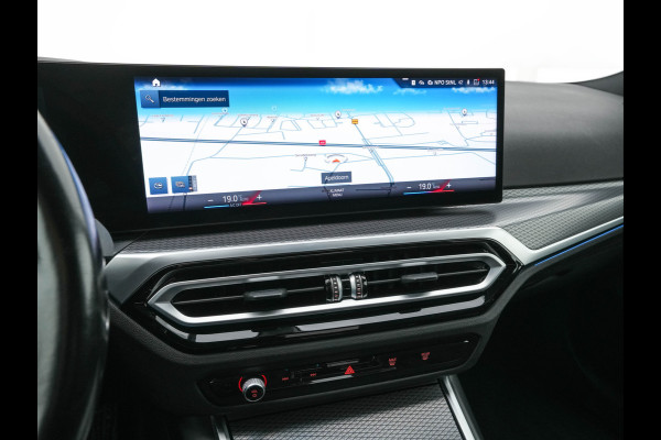 BMW 3-serie 320e M-Sportpack (Plug-in) (INCL.BTW) *LEATHER-MICROFIBRE | FULL-LED | SPORTSEATS | WIDESCREEN-DIGI-COCKPIT | AMBIENT-LIGHT | DAB+ | PRIVACY-GLASS | NAVI-FULLMAP | ECC | PDC | 18''ALU*