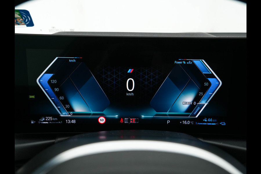 BMW 3-serie 320e M-Sportpack (Plug-in) (INCL.BTW) *LEATHER-MICROFIBRE | FULL-LED | SPORTSEATS | WIDESCREEN-DIGI-COCKPIT | AMBIENT-LIGHT | DAB+ | PRIVACY-GLASS | NAVI-FULLMAP | ECC | PDC | 18''ALU*
