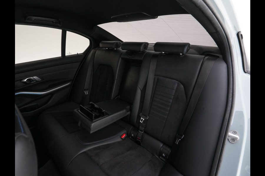 BMW 3-serie 320e M-Sportpack (Plug-in) (INCL.BTW) *LEATHER-MICROFIBRE | FULL-LED | SPORTSEATS | WIDESCREEN-DIGI-COCKPIT | AMBIENT-LIGHT | DAB+ | PRIVACY-GLASS | NAVI-FULLMAP | ECC | PDC | 18''ALU*