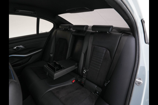 BMW 3-serie 320e M-Sportpack (Plug-in) (INCL.BTW) *LEATHER-MICROFIBRE | FULL-LED | SPORTSEATS | WIDESCREEN-DIGI-COCKPIT | AMBIENT-LIGHT | DAB+ | PRIVACY-GLASS | NAVI-FULLMAP | ECC | PDC | 18''ALU*