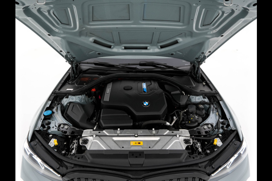 BMW 3-serie 320e M-Sportpack (Plug-in) (INCL.BTW) *LEATHER-MICROFIBRE | FULL-LED | SPORTSEATS | WIDESCREEN-DIGI-COCKPIT | AMBIENT-LIGHT | DAB+ | PRIVACY-GLASS | NAVI-FULLMAP | ECC | PDC | 18''ALU*