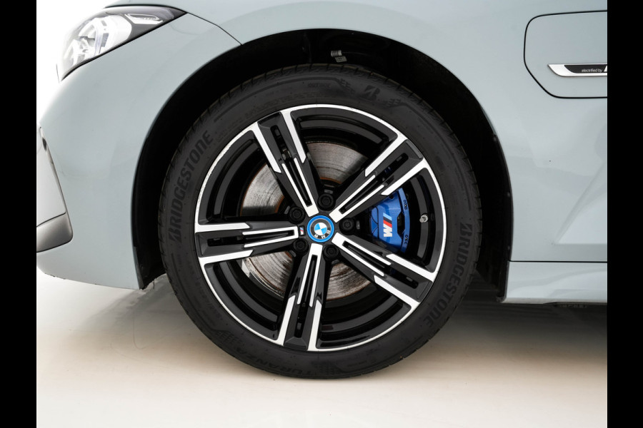BMW 3-serie 320e M-Sportpack (Plug-in) (INCL.BTW) *LEATHER-MICROFIBRE | FULL-LED | SPORTSEATS | WIDESCREEN-DIGI-COCKPIT | AMBIENT-LIGHT | DAB+ | PRIVACY-GLASS | NAVI-FULLMAP | ECC | PDC | 18''ALU*