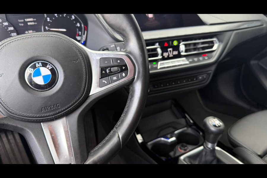 BMW 1-serie 118i M-Pakket 2020 CarPlay Navi Stoelverwarming