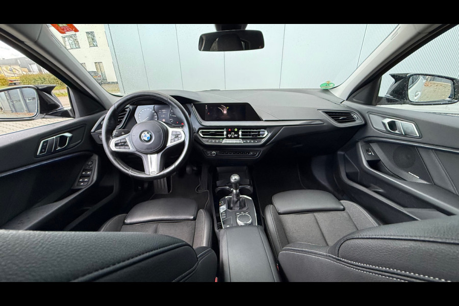 BMW 1-serie 118i M-Pakket 2020 CarPlay Navi Stoelverwarming