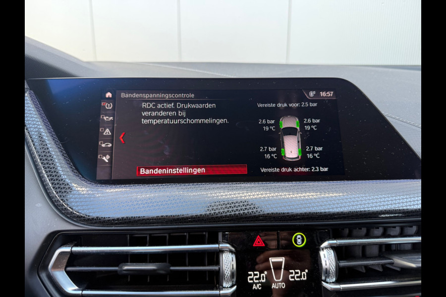 BMW 1-serie 118i M-Pakket 2020 CarPlay Navi Stoelverwarming