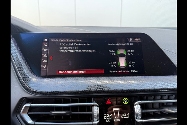 BMW 1-serie 118i M-Pakket 2020 CarPlay Navi Stoelverwarming