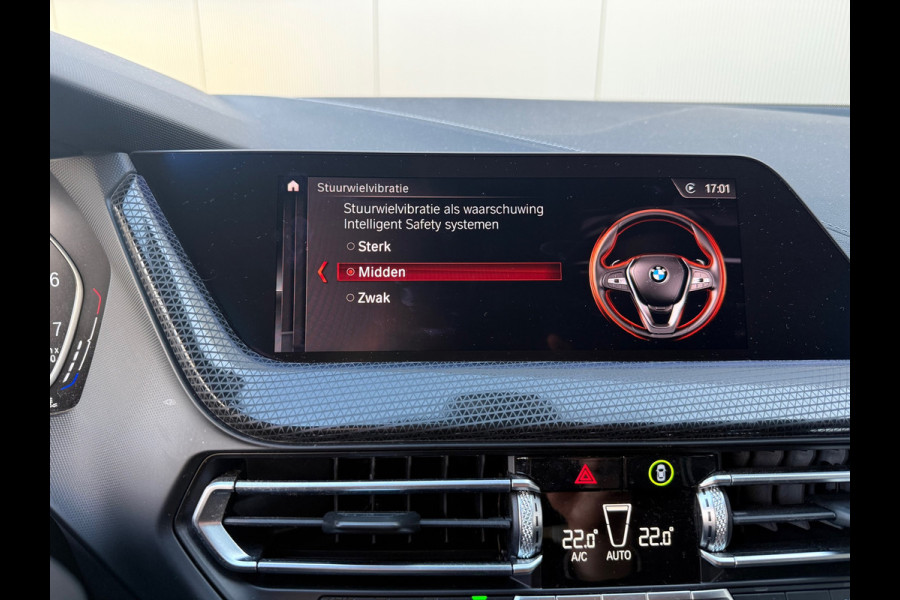 BMW 1-serie 118i M-Pakket 2020 CarPlay Navi Stoelverwarming
