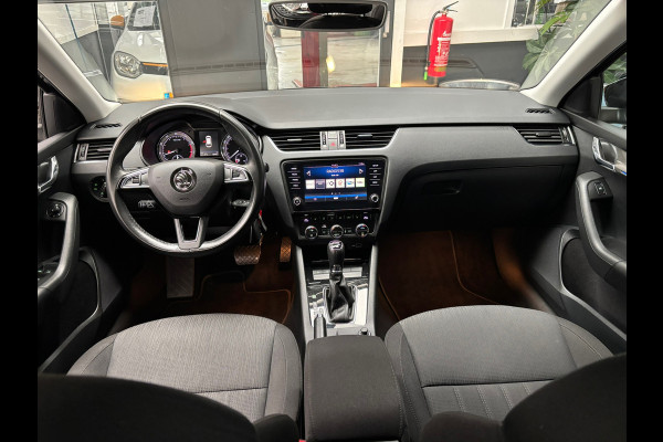Škoda Octavia Combi 1.5 TSI Greentech Business Edition Plus / Carplay