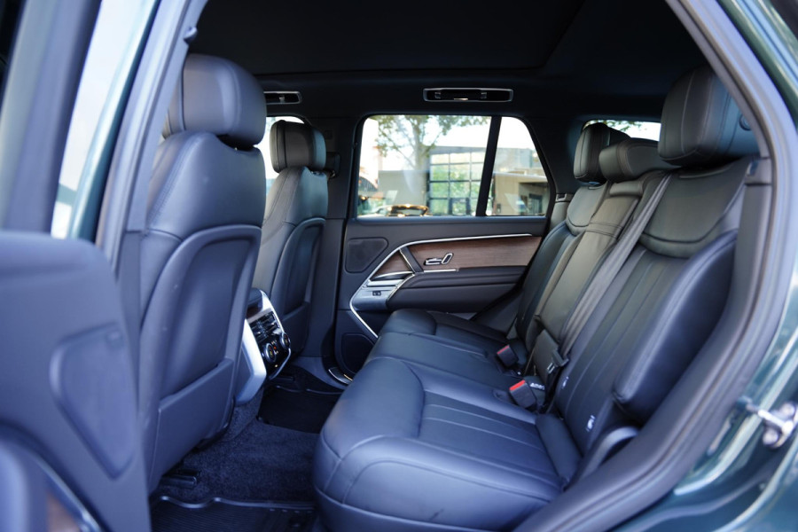 Land Rover Range Rover P460 E HSE / Elek. Trekhaak / Panoramadak / NL-Auto