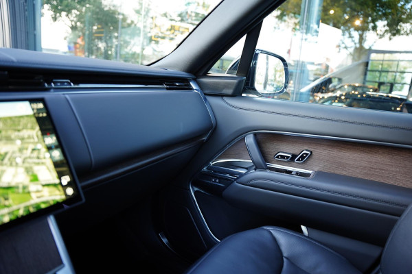 Land Rover Range Rover P460 E HSE / Elek. Trekhaak / Panoramadak / NL-Auto