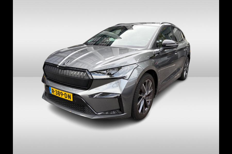 Škoda ENYAQ iV 80 Sportline / Trekhaak / Panoramadak / Camera / Keyless / 20'' / Matrix LED / CarPlay / Sfeerverlichting / Stoel+Stuurverwarming / Dodehoek / DAB / ACC