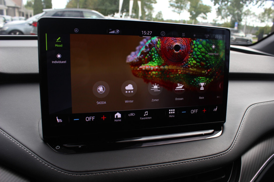 Škoda ENYAQ iV 80 Sportline / Trekhaak / Panoramadak / Camera / Keyless / 20'' / Matrix LED / CarPlay / Sfeerverlichting / Stoel+Stuurverwarming / Dodehoek / DAB / ACC