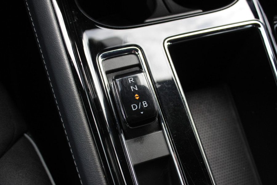 Škoda ENYAQ iV 80 Sportline / Trekhaak / Panoramadak / Camera / Keyless / 20'' / Matrix LED / CarPlay / Sfeerverlichting / Stoel+Stuurverwarming / Dodehoek / DAB / ACC