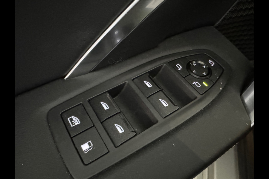 BMW X1 XDrive30e Memory|H/K|HuD|360c|Trekhaak|Keyless