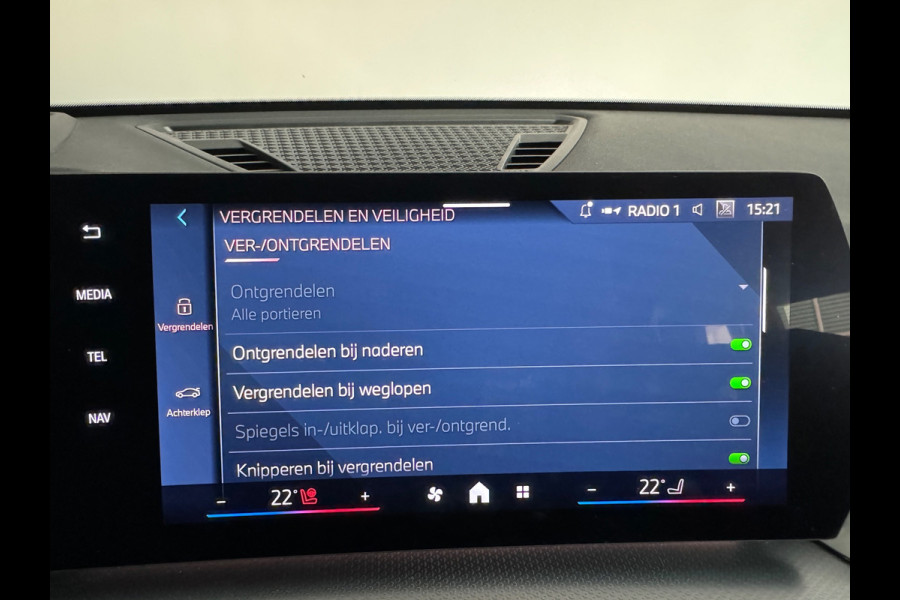 BMW X1 XDrive30e Memory|H/K|HuD|360c|Trekhaak|Keyless