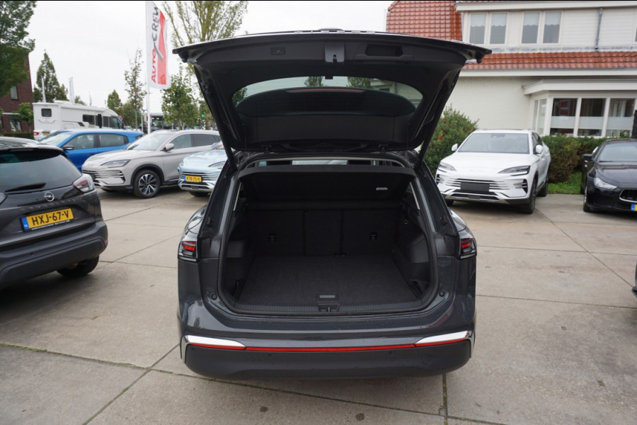 Volkswagen Tiguan 1.5 eTSI 150 pk DSG-7 Elegance Navigatie IQ.licht El.achterklp