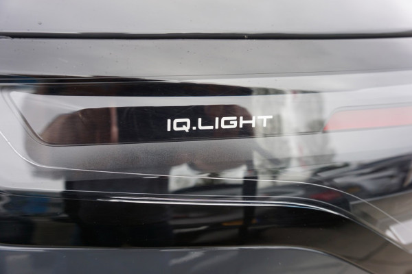 Volkswagen Tiguan 1.5 eTSI 150 pk DSG-7 Elegance Navigatie IQ.licht El.achterklp