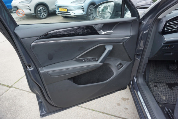 Volkswagen Tiguan 1.5 eTSI 150 pk DSG-7 Elegance Navigatie IQ.licht El.achterklp