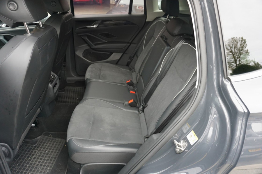 Volkswagen Tiguan 1.5 eTSI 150 pk DSG-7 Elegance Navigatie IQ.licht El.achterklp