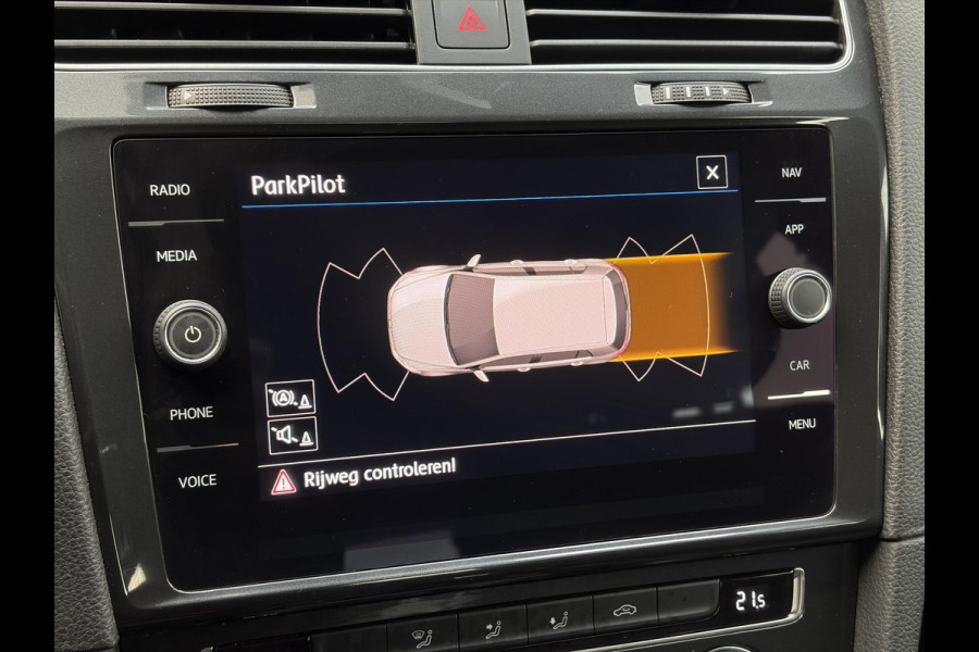 Volkswagen e-Golf E-DITION ✓SOH 90.63%✓2e Eigenaar✓Carplay✓Navi✓Clima✓Cruise✓Pdc V+A✓Lm velgen✓136pk✓Recent beurt gehad✓Weinig Km✓Zeer Zuinig✓N.A.P✓Apk tot 05-2028