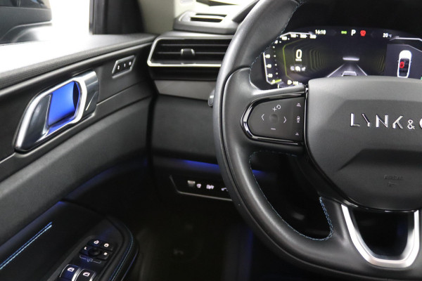 Lynk & Co 01 1.5*PLUG-IN*NAVI*PANO*CAM*ACC*CARPLAY*ECC*LED*