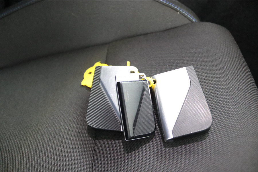 Lynk & Co 01 1.5*PLUG-IN*NAVI*PANO*CAM*ACC*CARPLAY*ECC*LED*