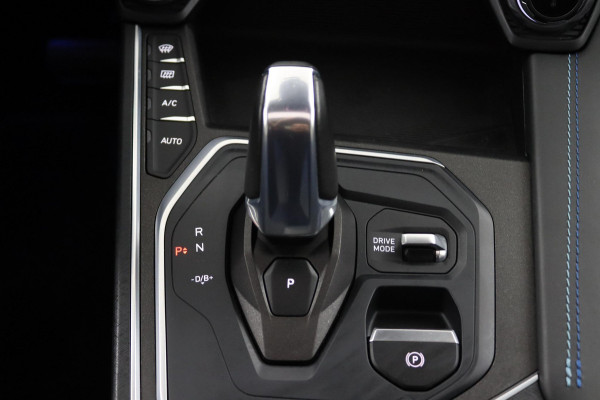 Lynk & Co 01 1.5*PLUG-IN*NAVI*PANO*CAM*ACC*CARPLAY*ECC*LED*