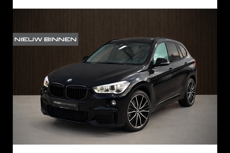 BMW X1 xDrive20i High Executive M Sport | Panoramadak | Harman Kardon | Head-Up Display | Stoelverwarming | Keyless | Camera | Adaptive Cruise Control | Ambiance Verlichting | Parkeersensoren | DAB | Trekhaak