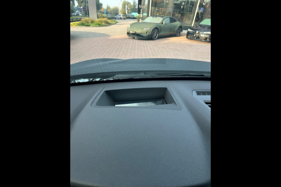 BMW X1 xDrive20i High Executive M Sport | Panoramadak | Harman Kardon | Head-Up Display | Stoelverwarming | Keyless | Camera | Adaptive Cruise Control | Ambiance Verlichting | Parkeersensoren | DAB | Trekhaak
